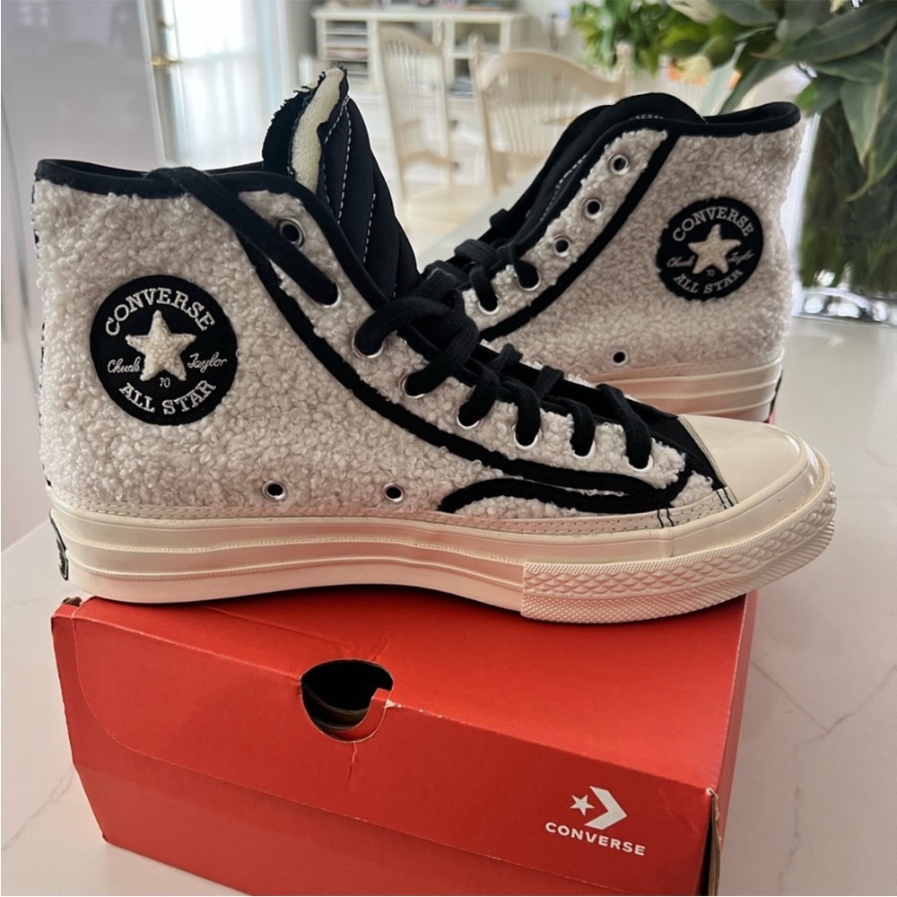 Sherpa high top Converse!